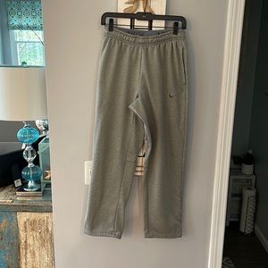 Nike Mens Therma fit sweatpants.